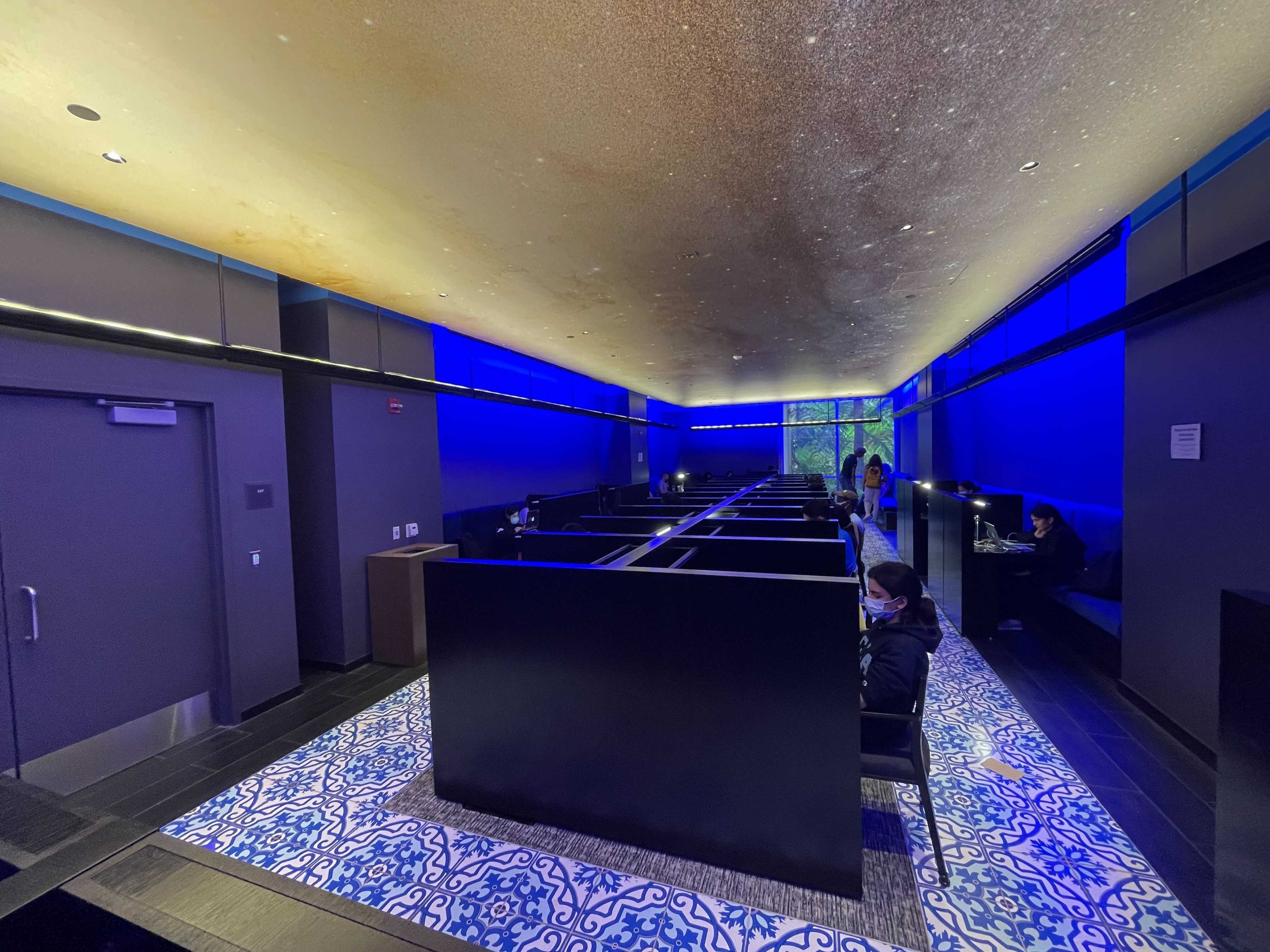 Go Blue: The Effects of Blue Light on Memory