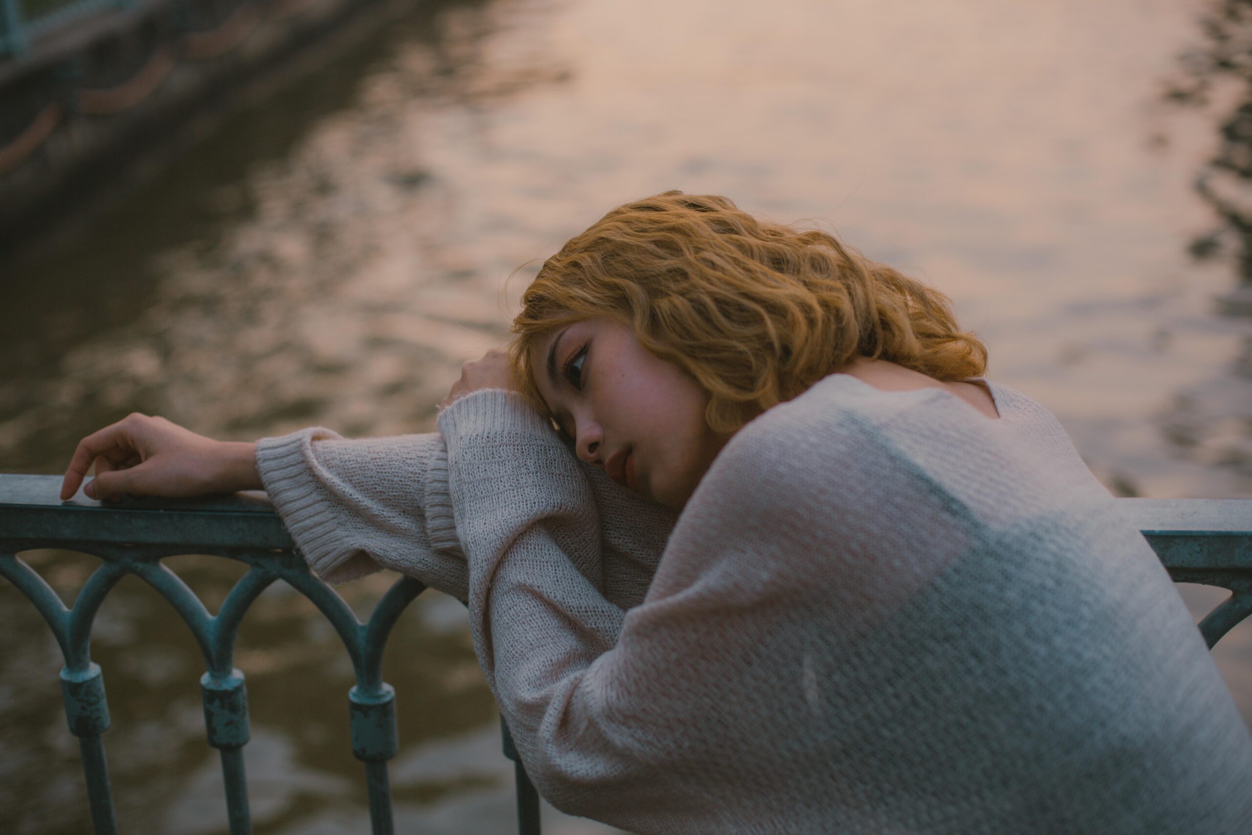 The Architecture of Survival: How Childhood Trauma Shapes Adult Social Memory