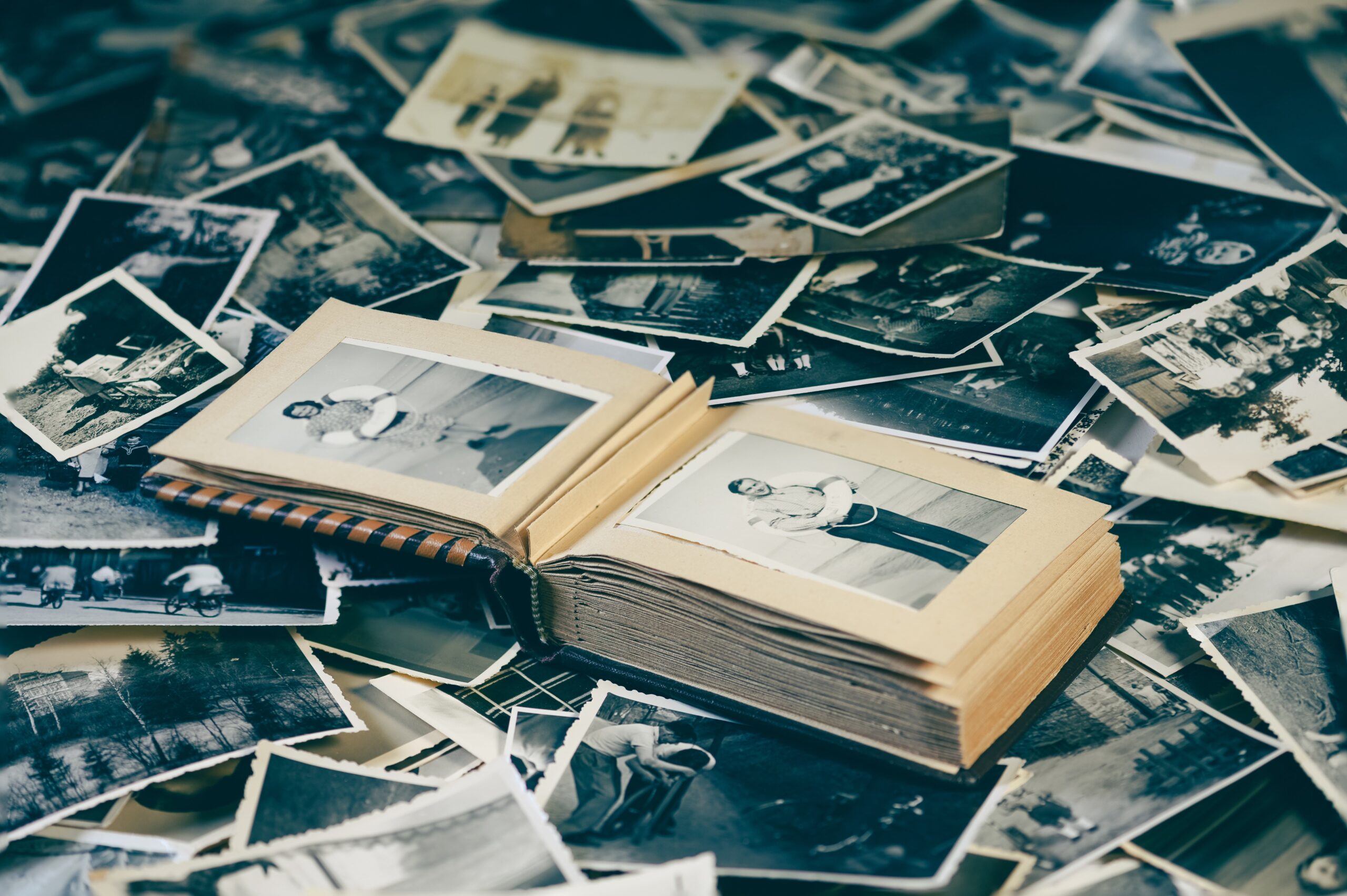 The Anatomy of Longing for the Past